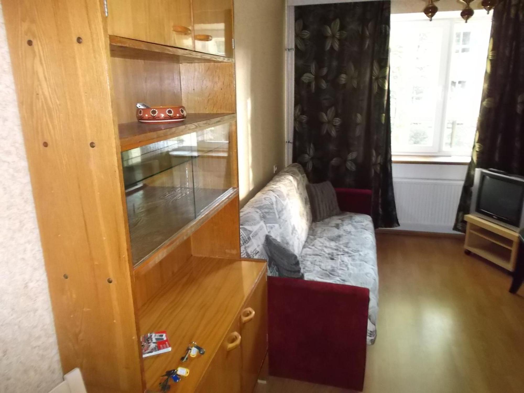 Airport Apartment *